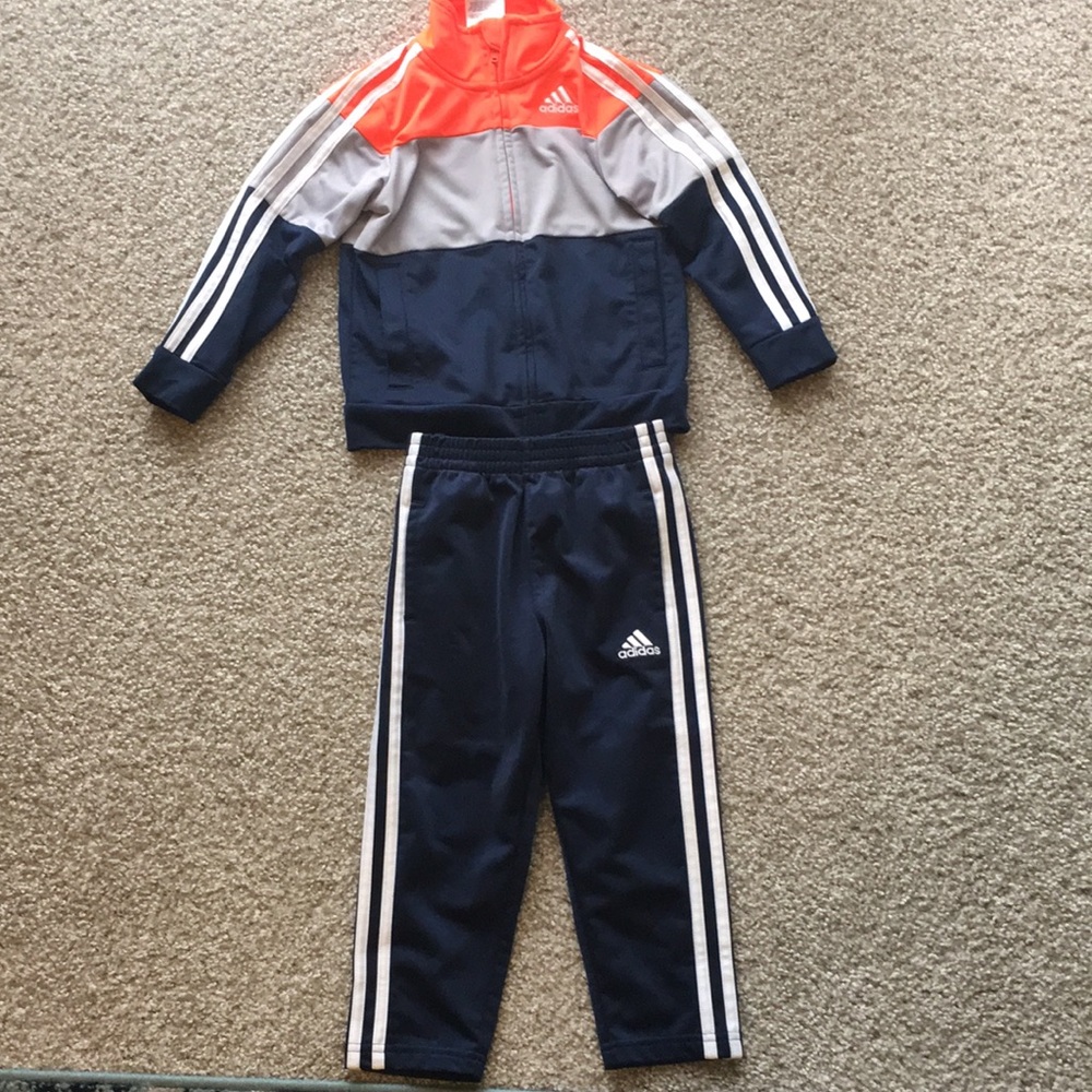 Adidas 2 piece set “track suit” 3T